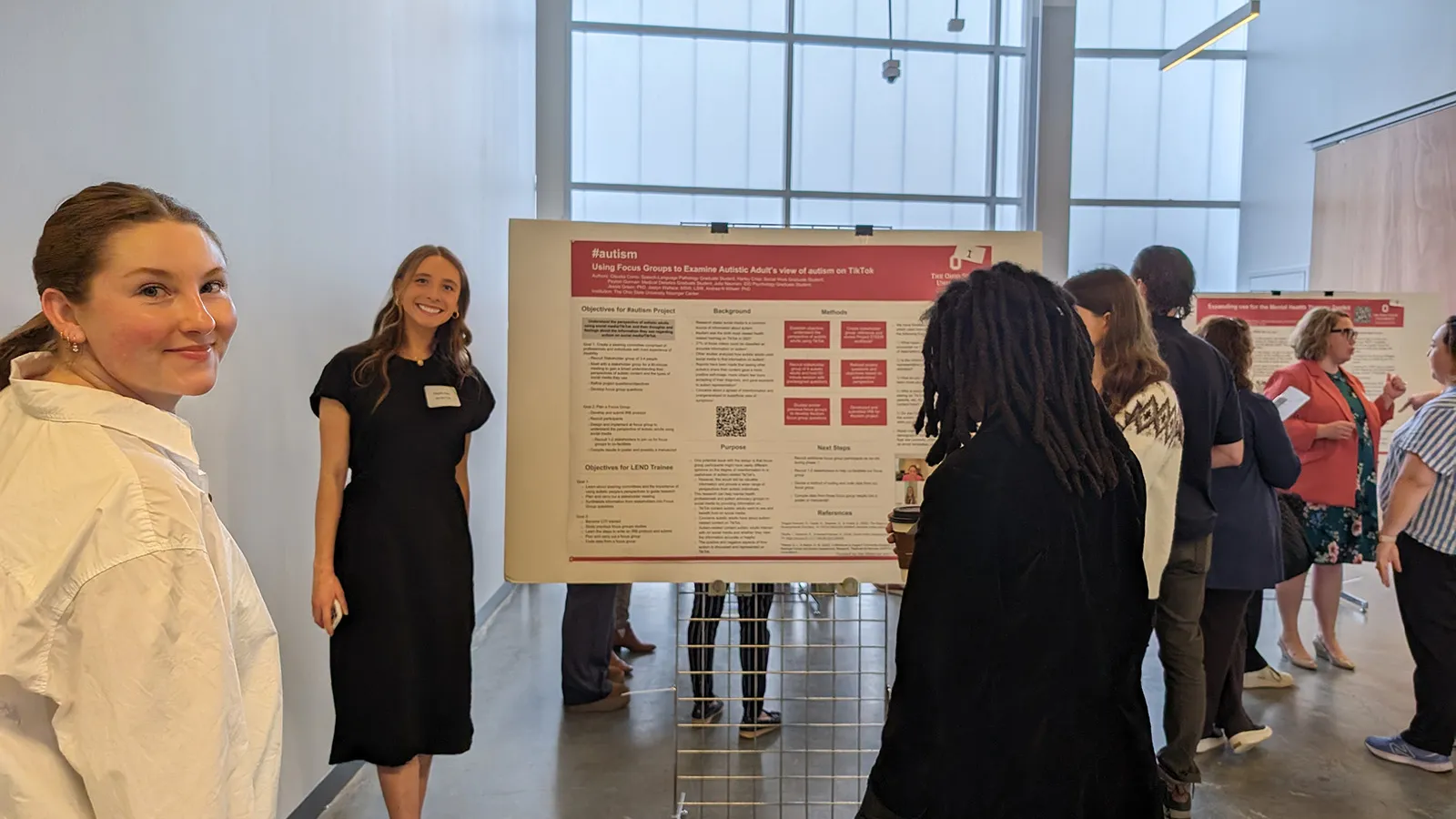 Claudia Como presenting research poster